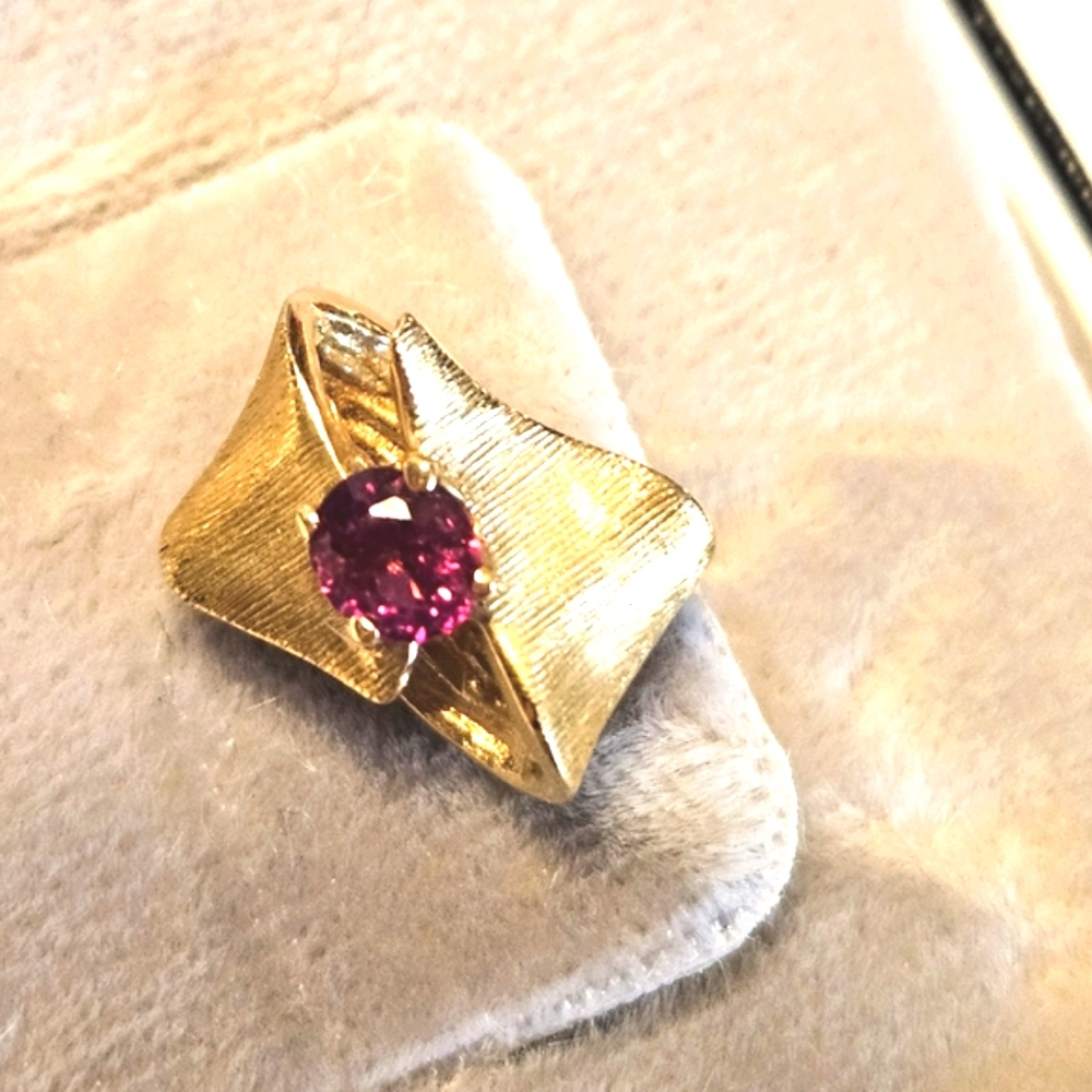 Anson Vintage Genuine Stone Garnet Gold Tie Tack with Chain and T-Bar